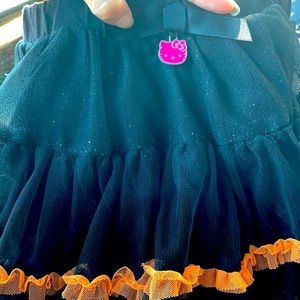 EUC Halloween 🎃 Hello Kitty charm tutu